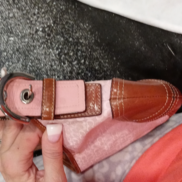 Coach vintage signature bag. - Picture 9 of 14